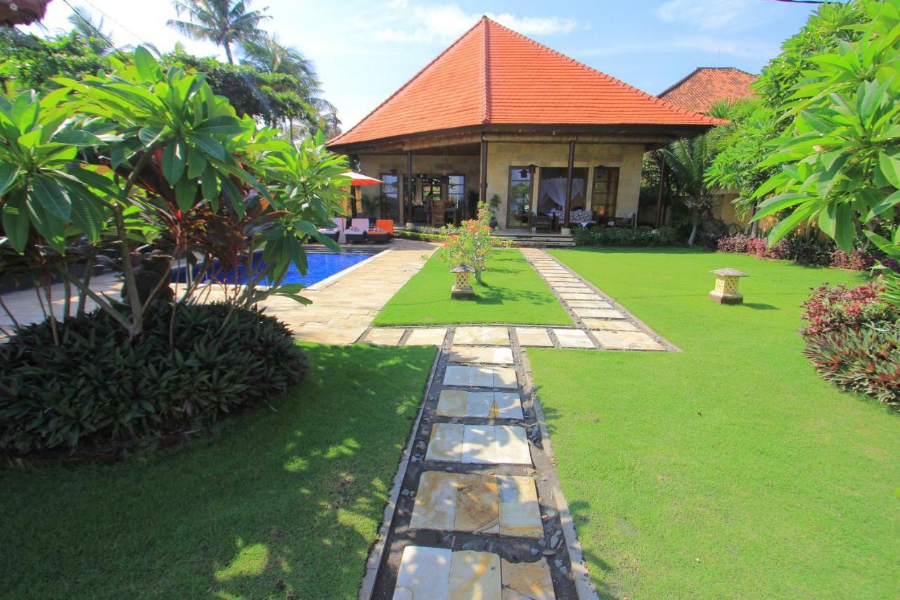 Ocean Beachfront Villa Dini Banjar  ภายนอก รูปภาพ